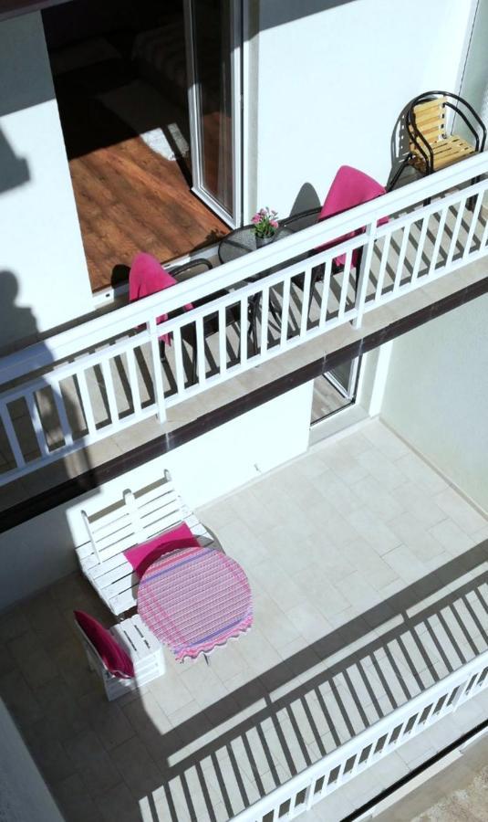 Apartmani Lezenic Dada ネウム エクステリア 写真